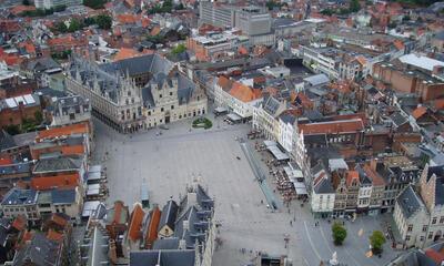 Grote markt van Mechelen vanop de Sint-Romboutstoren