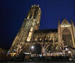 Sint-Romboutskathedraal in de nacht